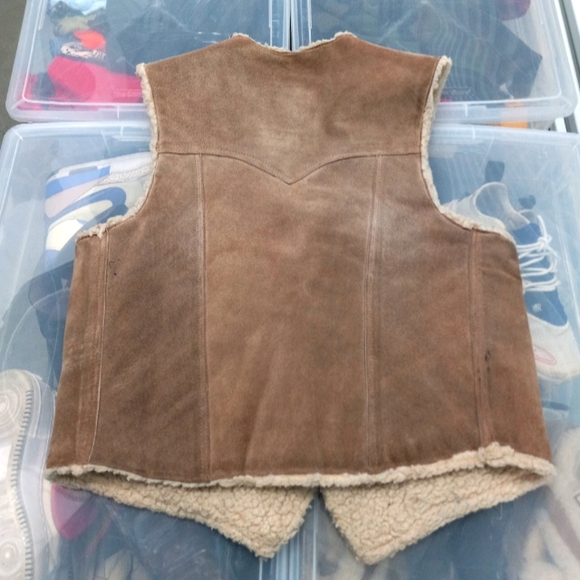 VTG 70s or 80s leather sherpa vest made in Mexico 🇲🇽 size medium - Picture 2 of 9